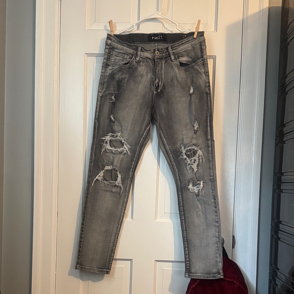 Rue21 Men's Gray Ripped Skinny Jeans